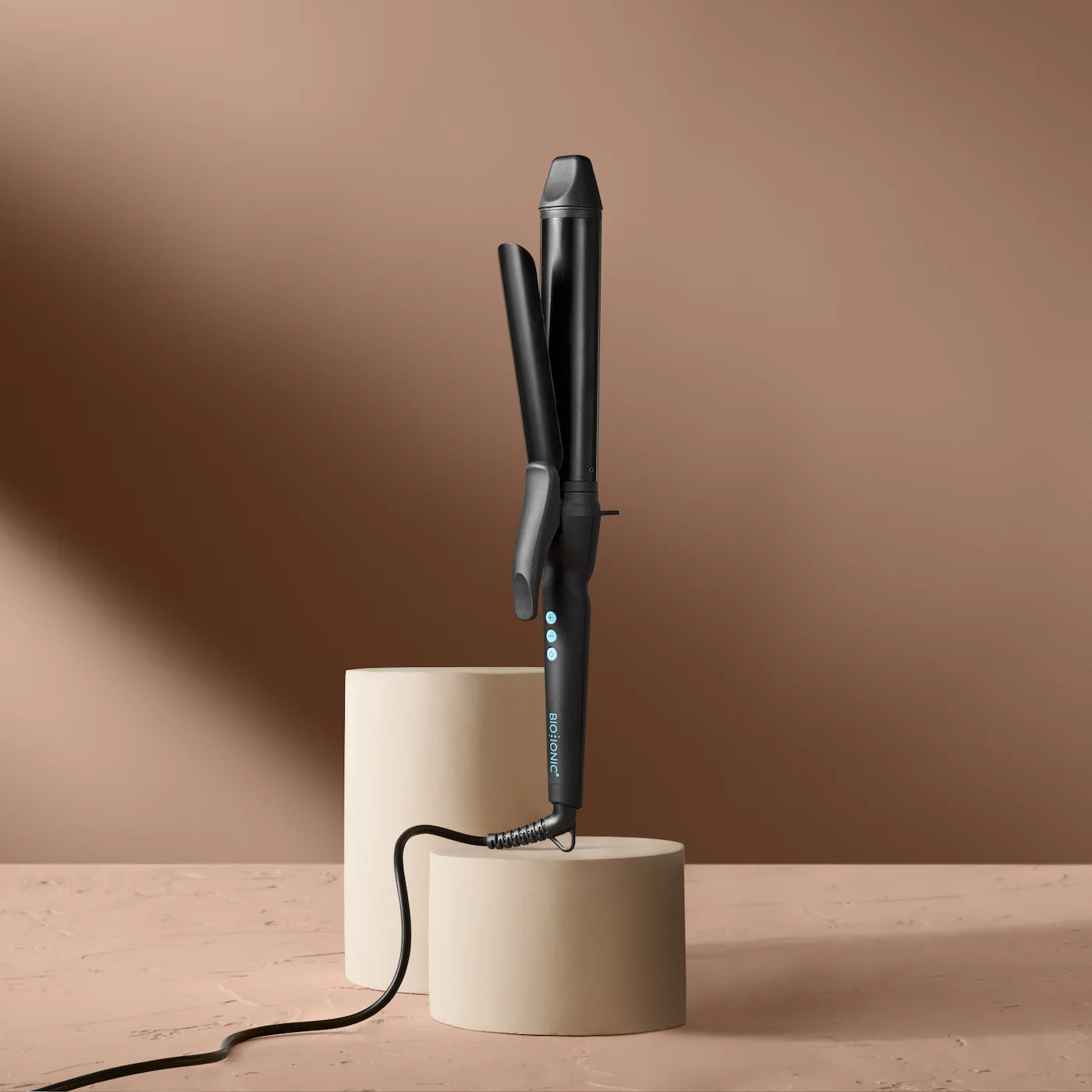 Bio Ionic Long Barrel Styler Pro Curling Iron 1.5“ Nanolonic MX